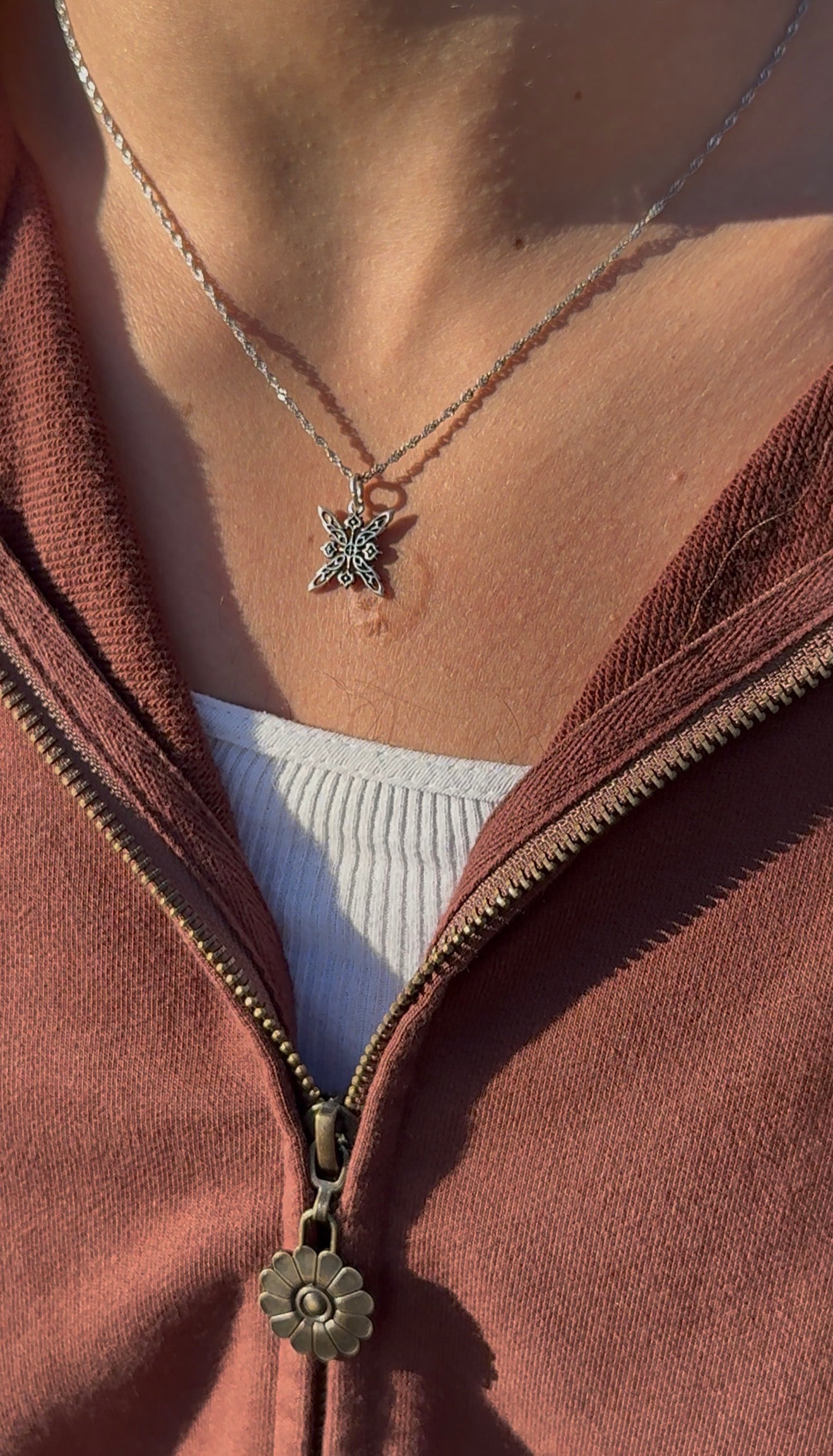 925. Derafsh Necklace